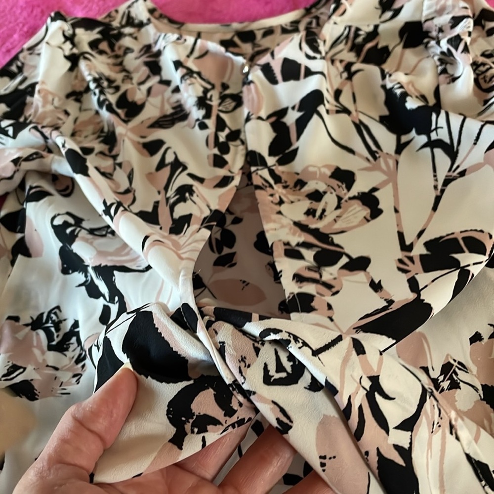 FOREVER 21 Patterned top - Picture 3 of 6